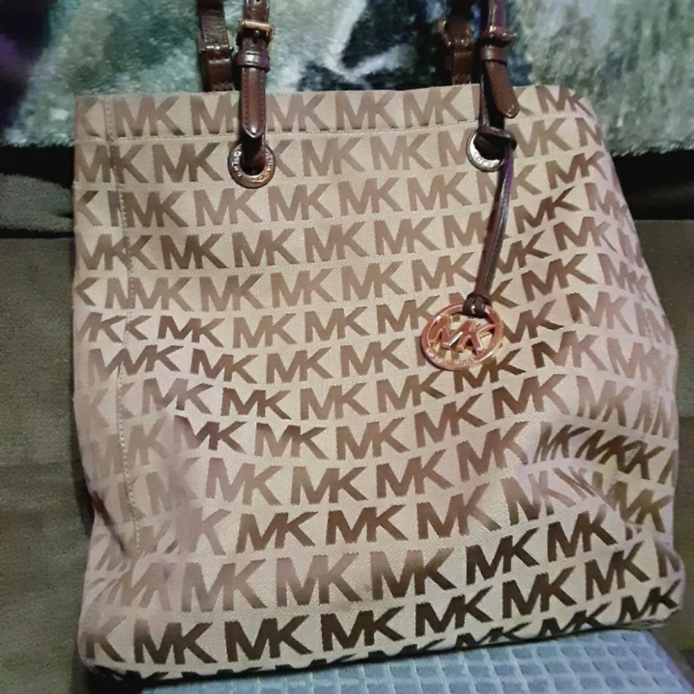 MK purse